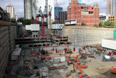 QV_Building_construction_site,_Melbourne_-_March_2002